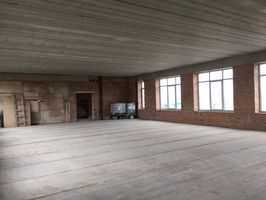 Здам 1 та 2 поверх приміщення по 250 кв. м.