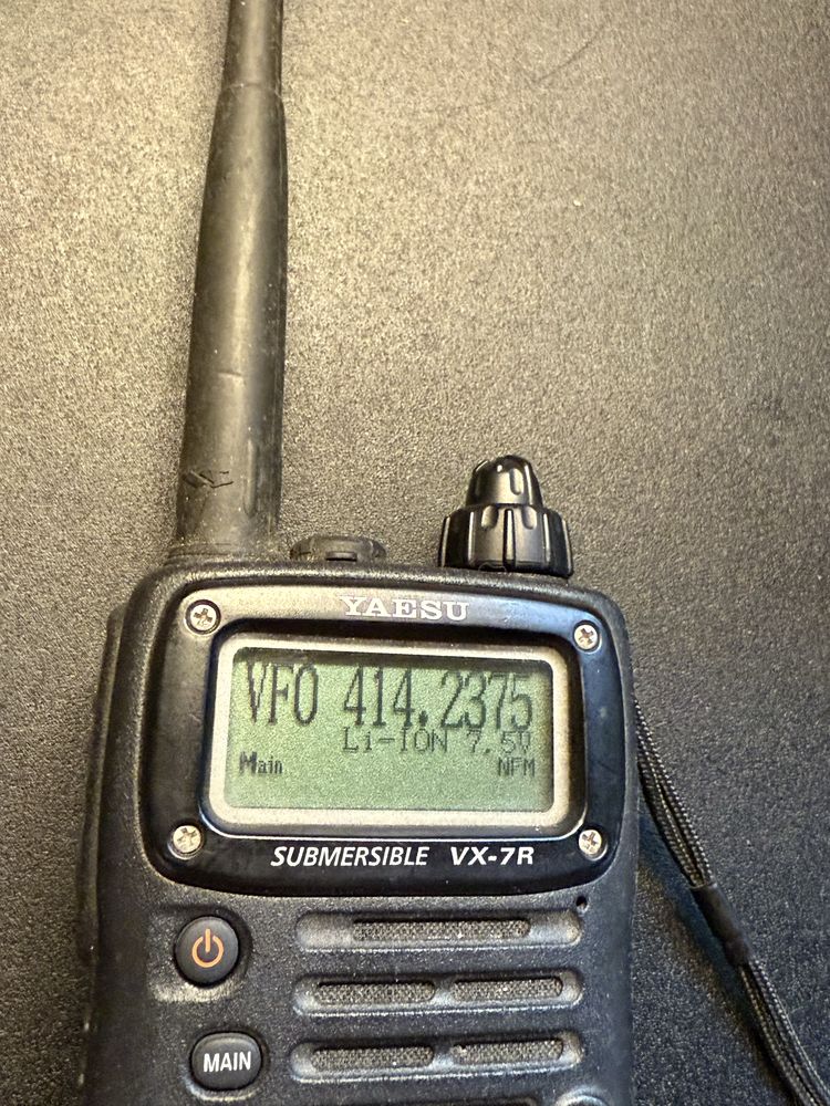 Радіостанція Yaesu VX-7R