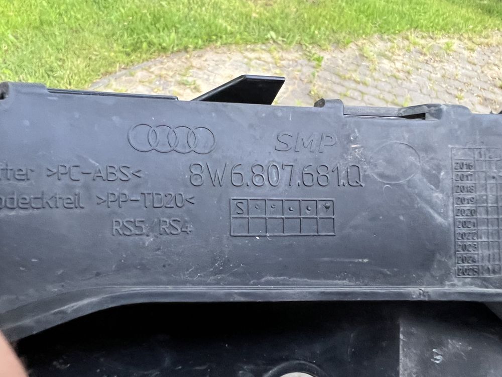 Kratka atrapa lewa zderzaka Audi RS5 8W6 oryginał
