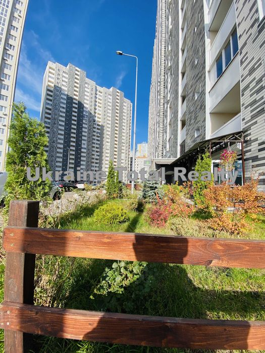 ЖК Ревуцький! Видова 1к квартира біля метро Харківська! Ревуцького 54