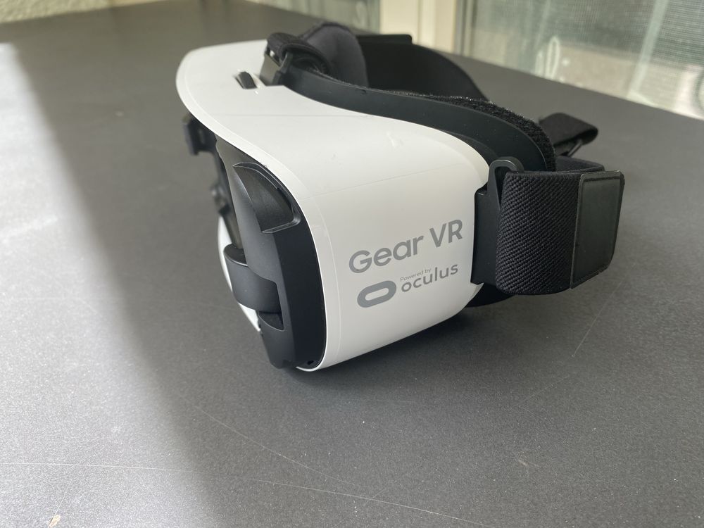 Очки виртуальной реальности Samsung Gear VR