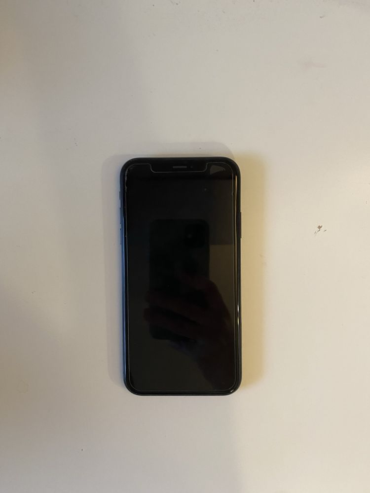 iPhone XR czarny 64GB