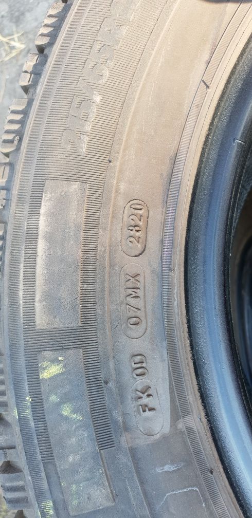Opony zimowe Michelin 215/65r16c komplet 9mm+Gratis