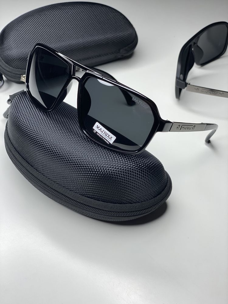 Мужские солнцезащитные очки MATRIX Polaroid черные с поляризацией