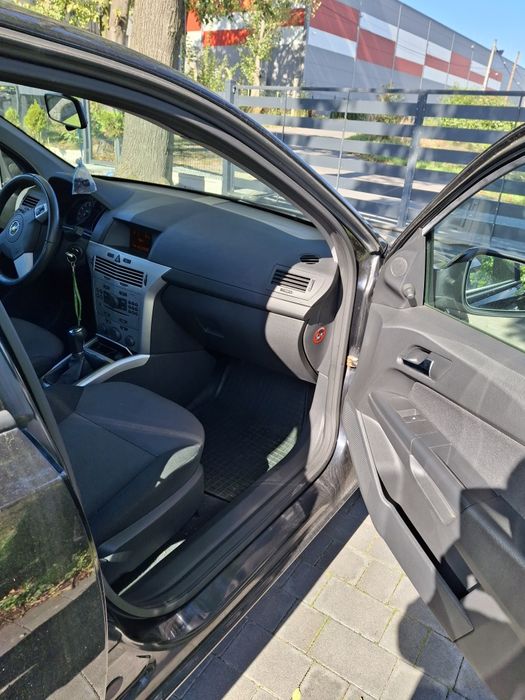 Opel Astra H 2011