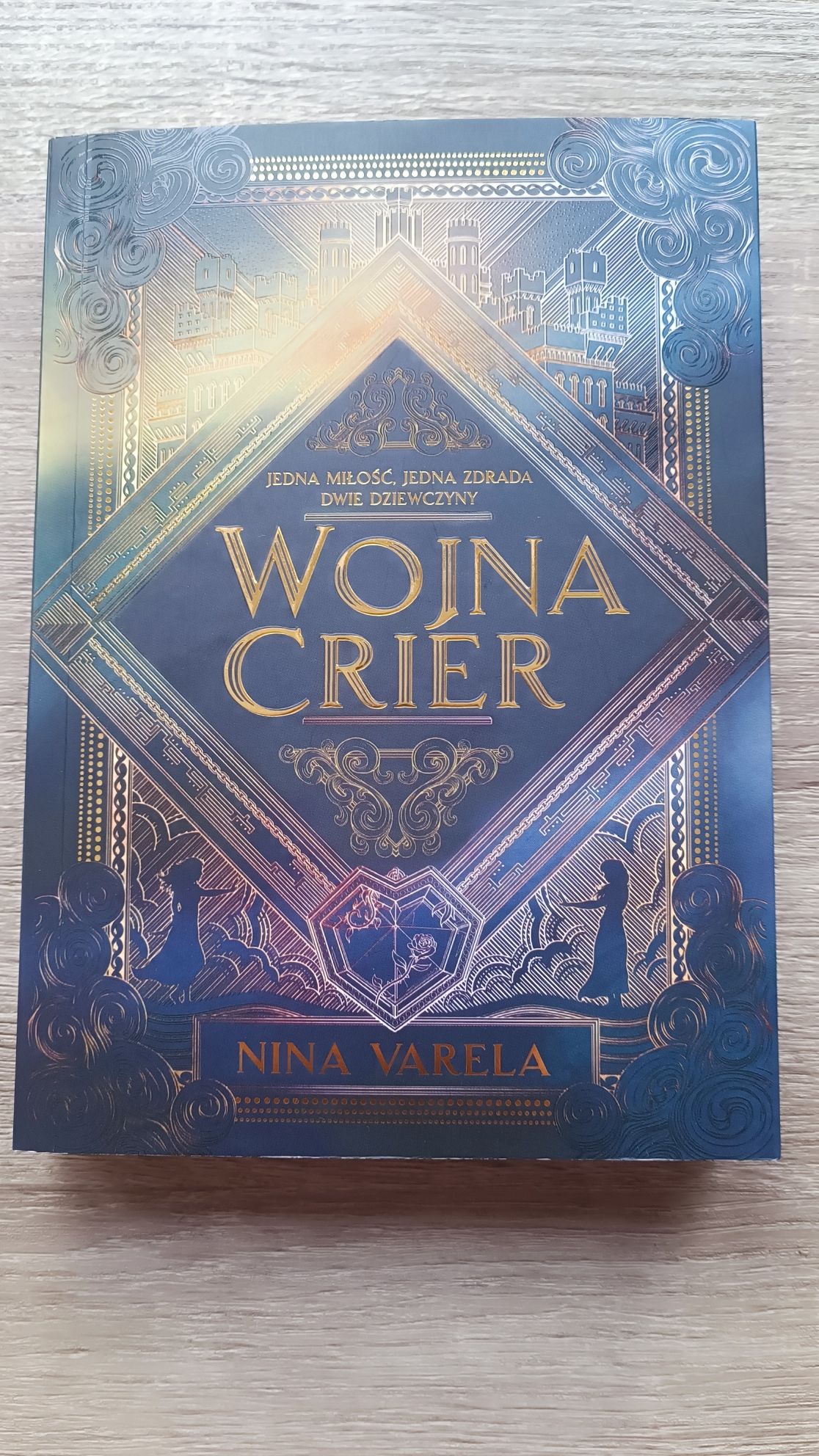 Książka YA Nina Varela Wojna Crier