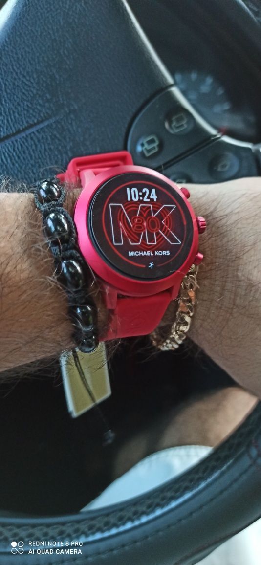 Смарт-часы Michael Kors