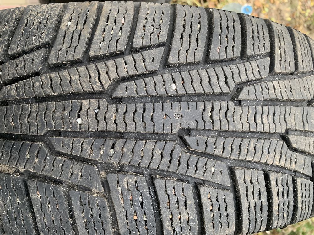 Зимова гума Nokian Tyres 195/65 R15 рік (3821) залишок 6мм
