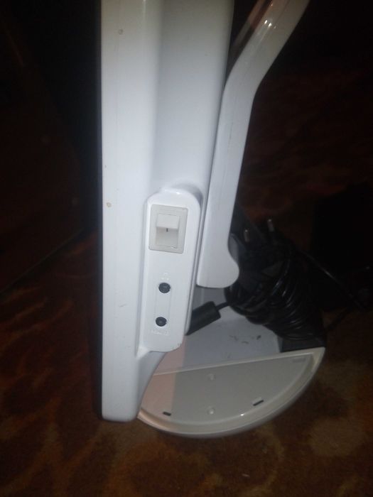 Sprzedam tanio fajny mały telewizorek 10 cali NEOVIA Sprawny