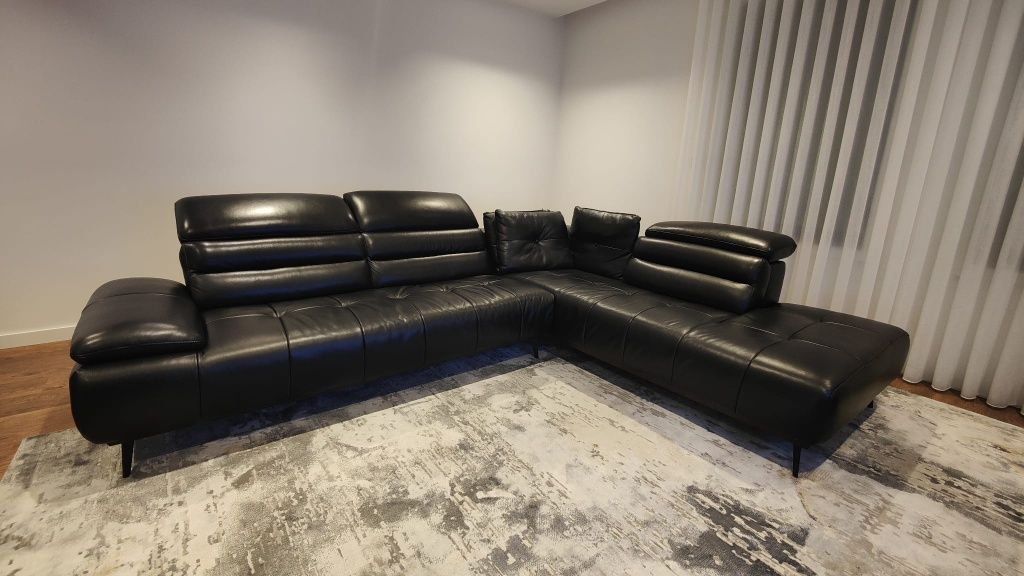 Sofá Chaise Longue em Pele
Filtros e Ordenação Pele