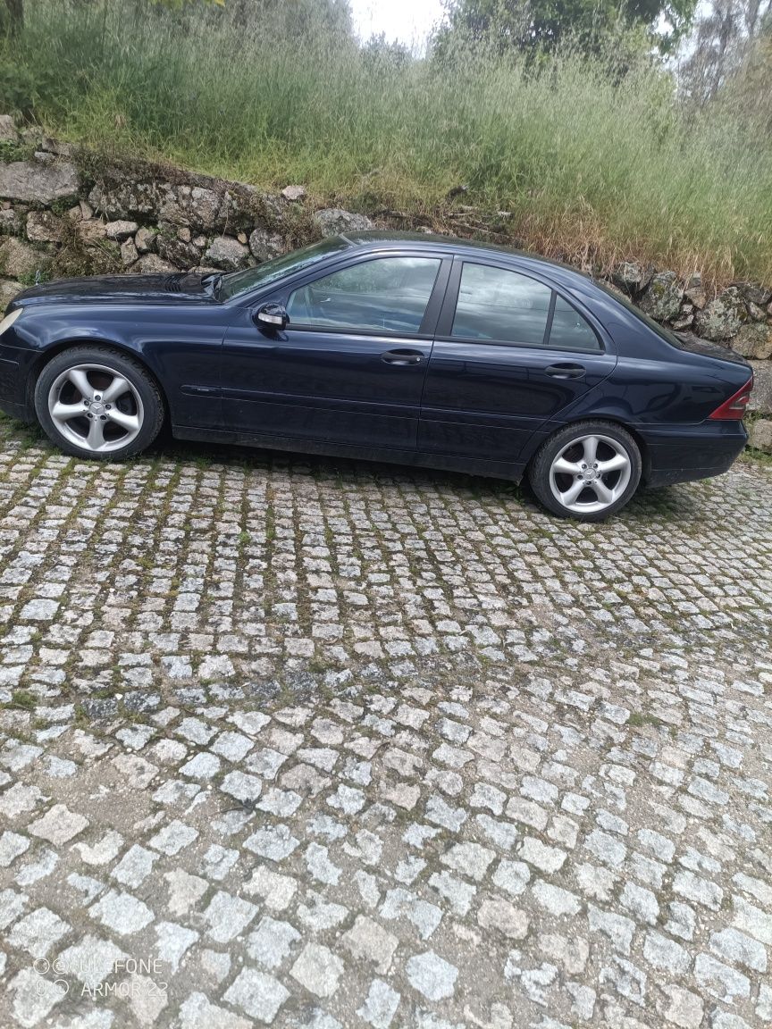 Vendo Mercedes c220