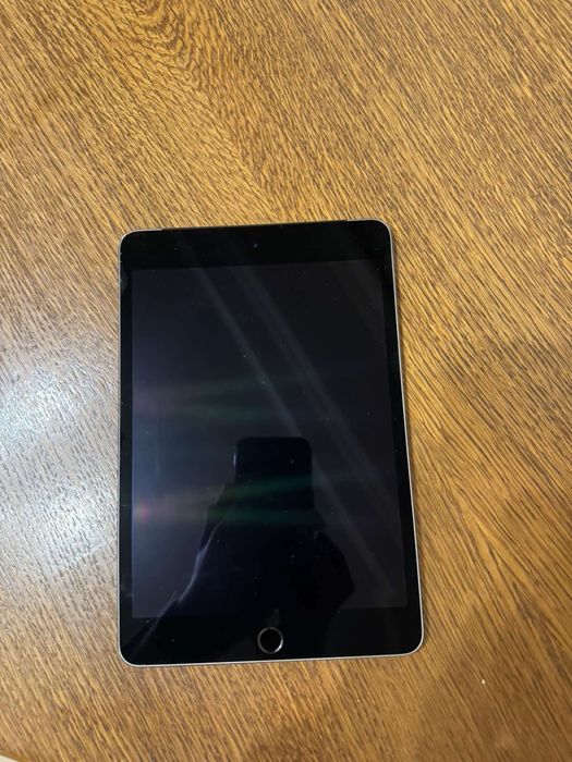 Планшет Ipad 4 mini
