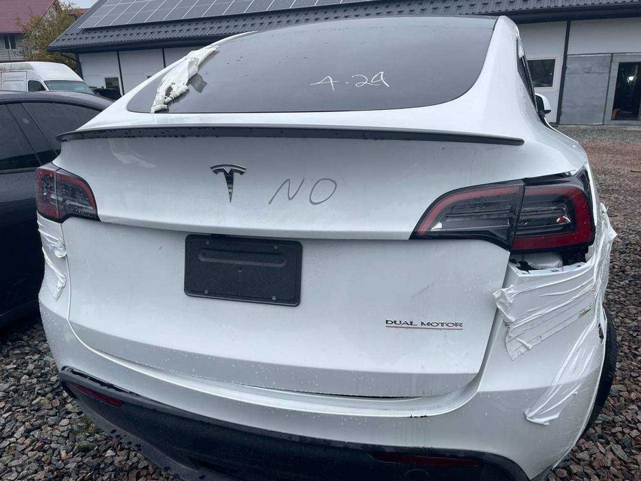 Крышка багажника Tesla Perfomance Y 2025 Разборка