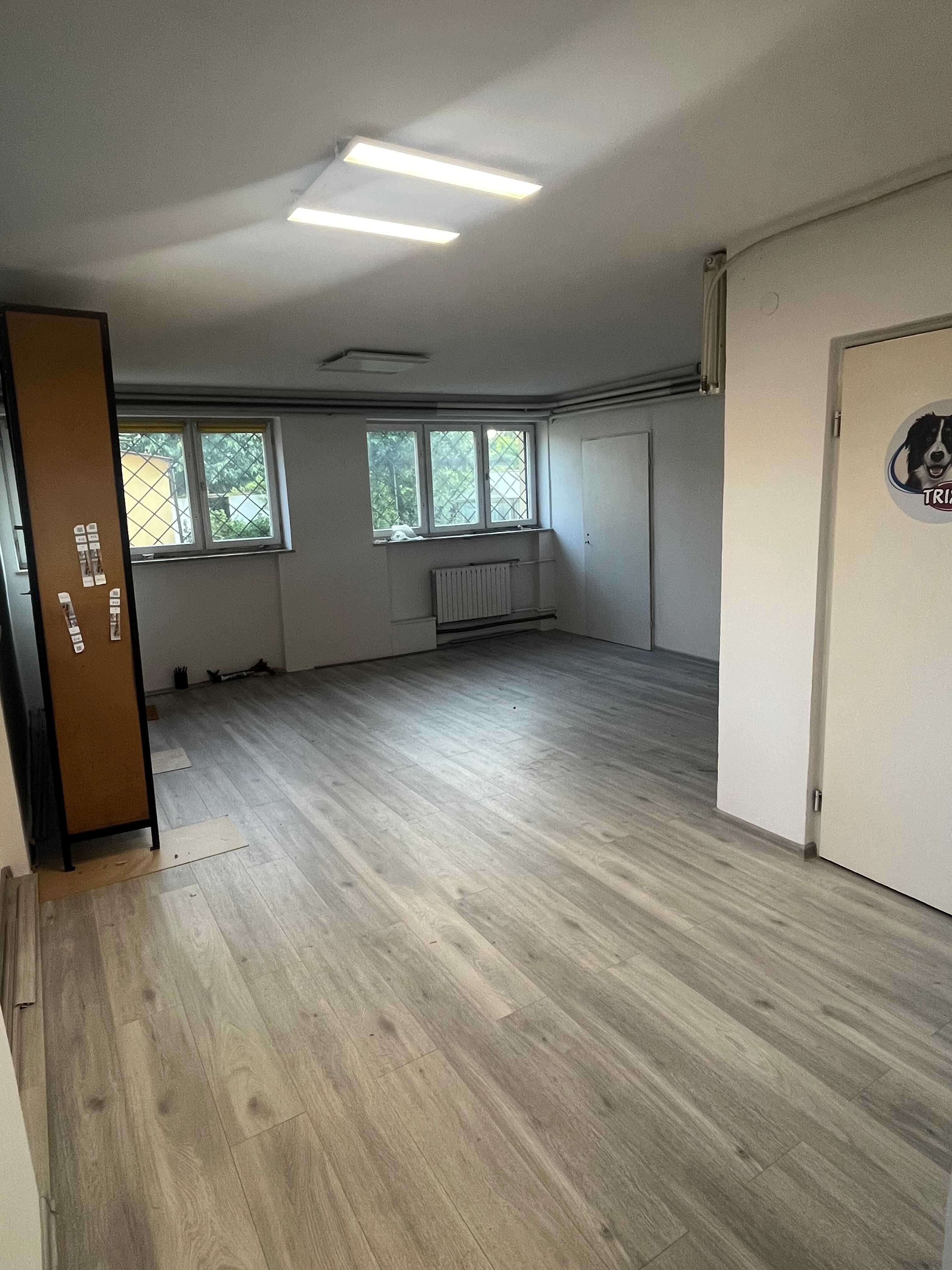 Do  wynajęcia  lokal  42 m2 w  centrum   Kielc.