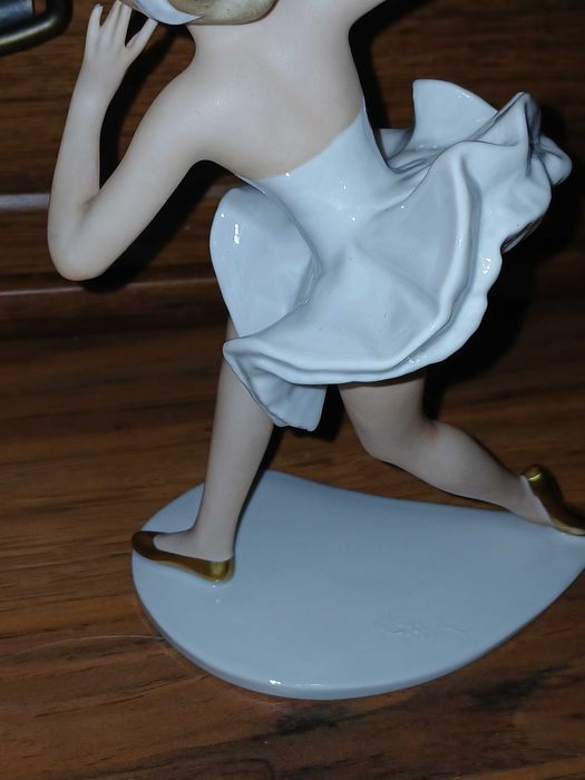Stara figurka Wallendorf tancerka baletnica