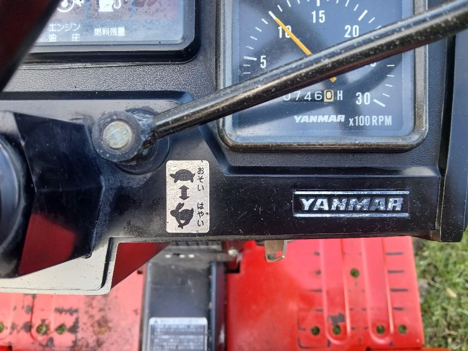 Yanmar 4x4 z glebogryzarkom japoński traktor nowe opony