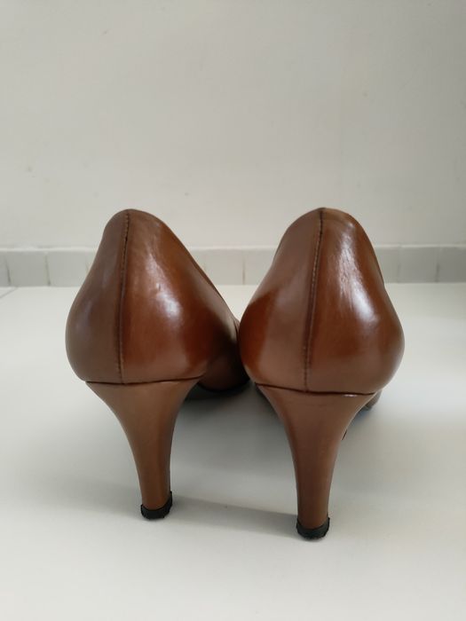 Buty czółenka Gino Rossi 37 skóra jak nowe