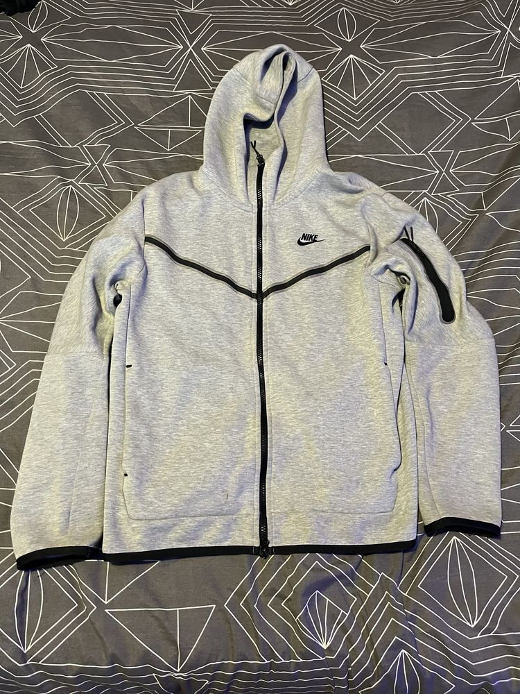 Nike Tech Fleece Cinzento