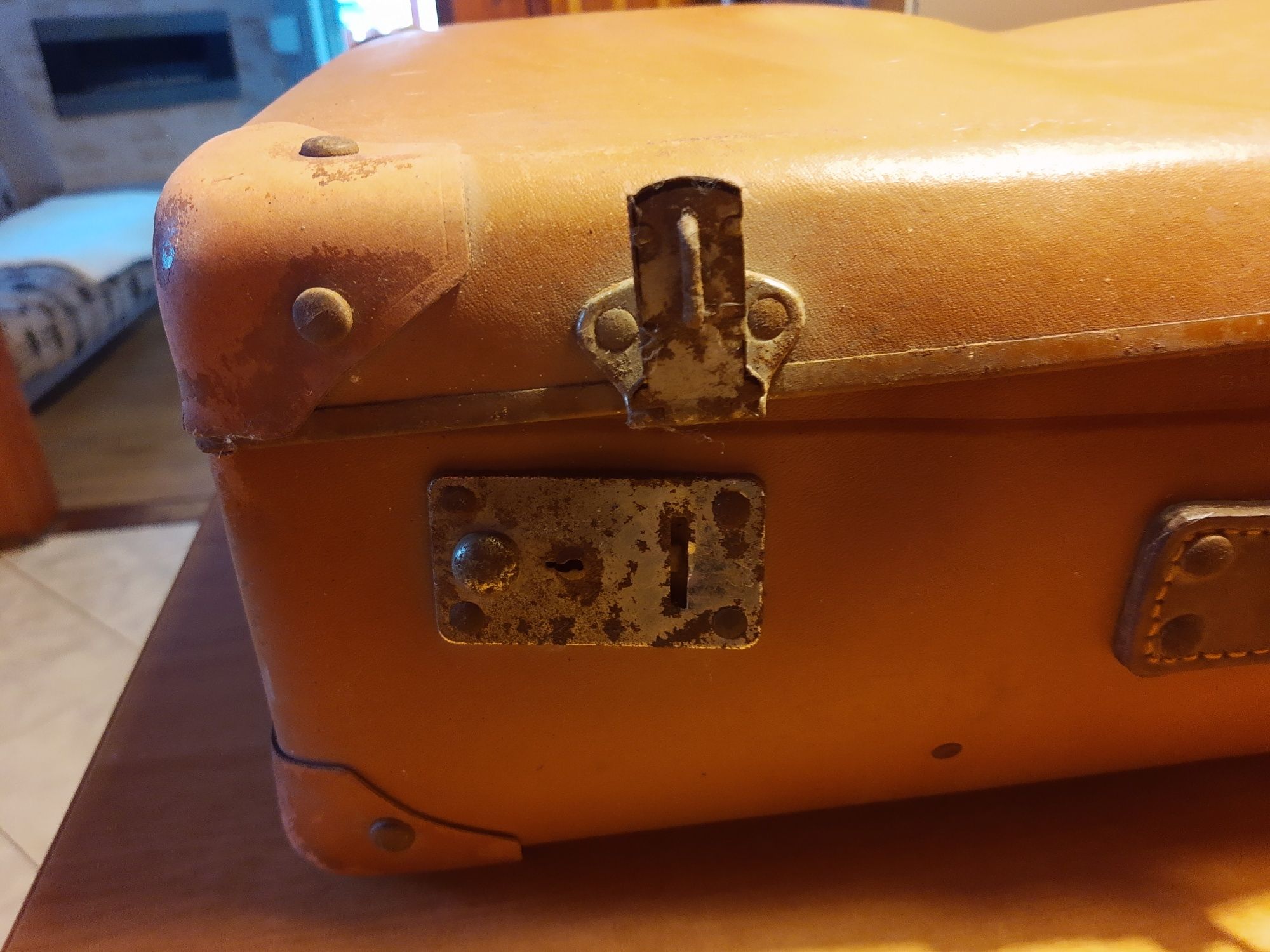 Stara tekturowa walizka lata 50 francuska vintage