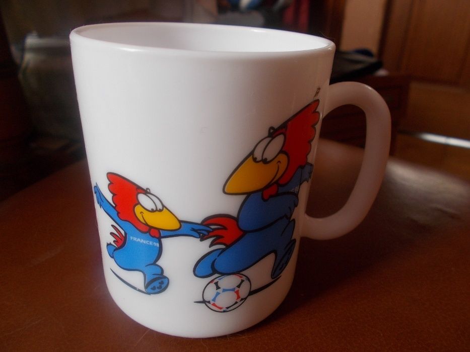 caneca do mundial de futebol de 98 em frança