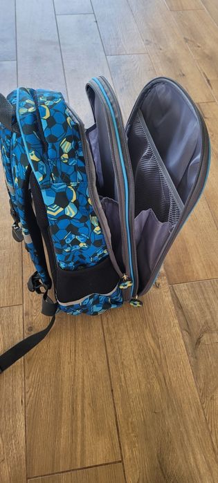 Plecak szkolny usztywniany