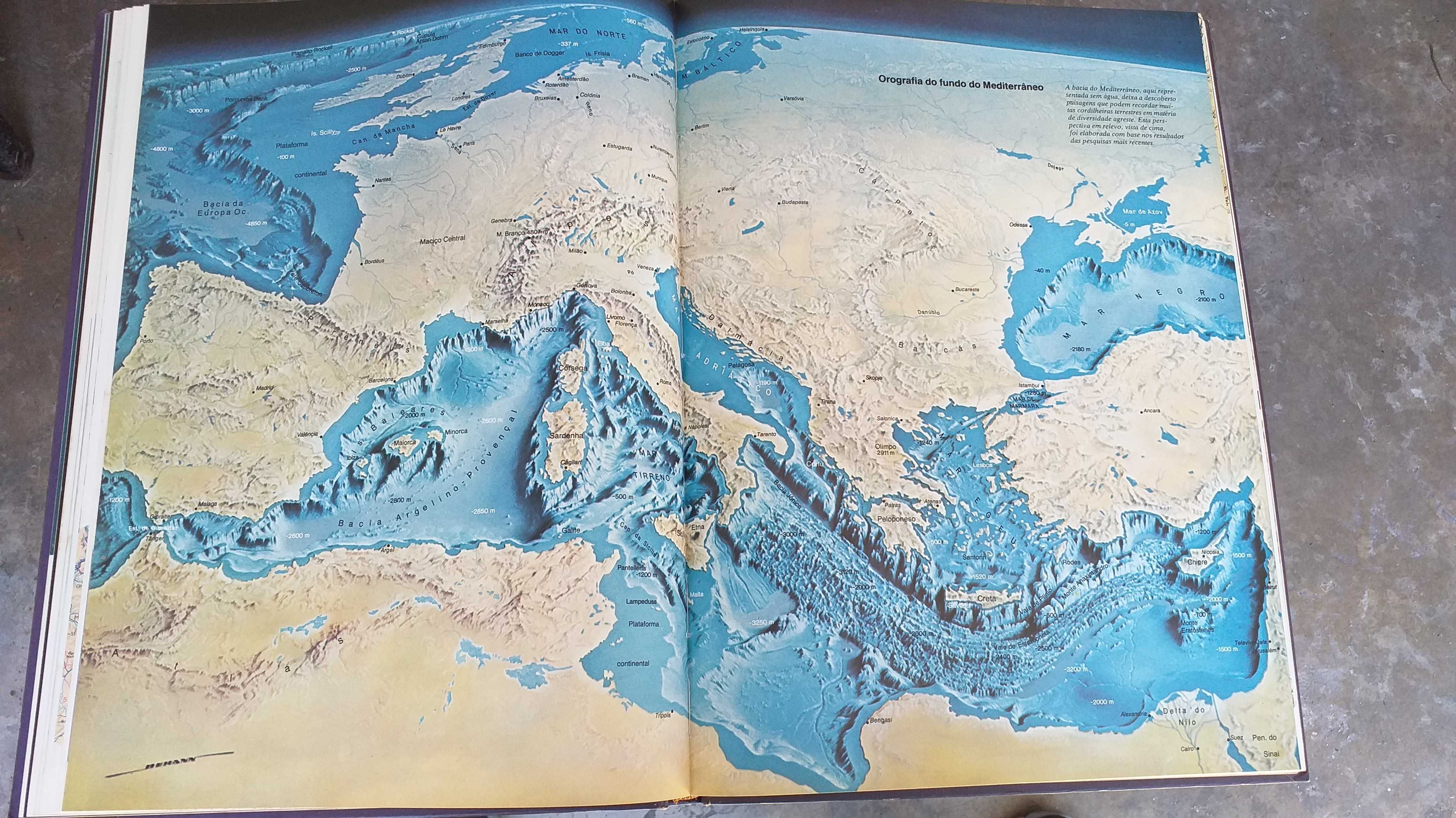 Livro Atlas Universal