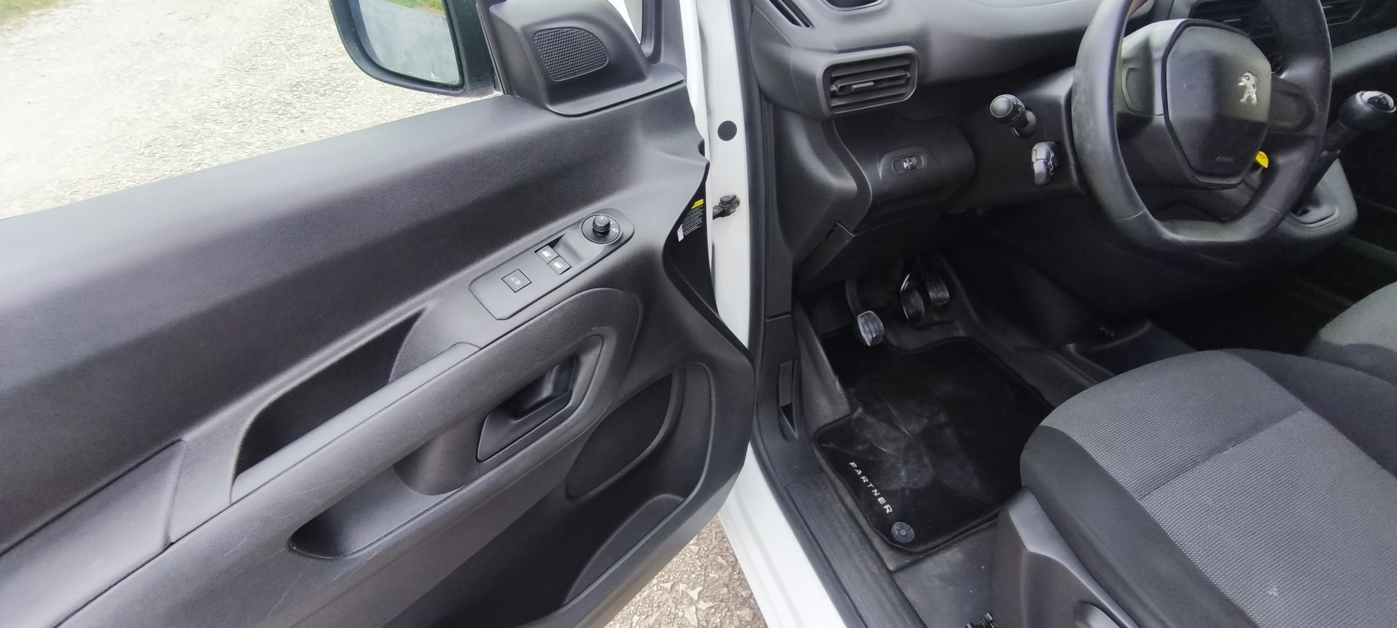 Peugeot partner 1.6 HDI 3 lugares 2019