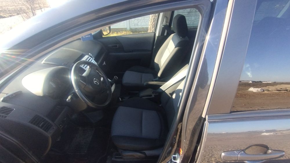 Mazda 5 2005 рік 1.8