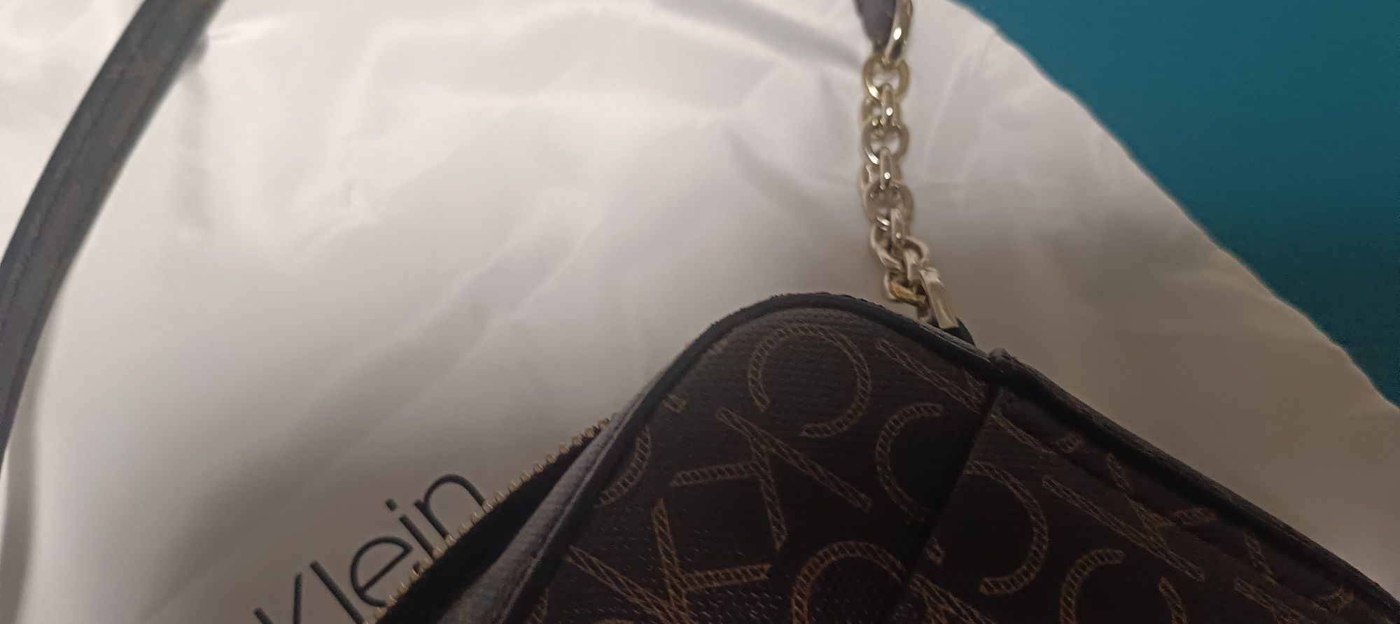 Torebka mała monogram Calvin Klein brąz