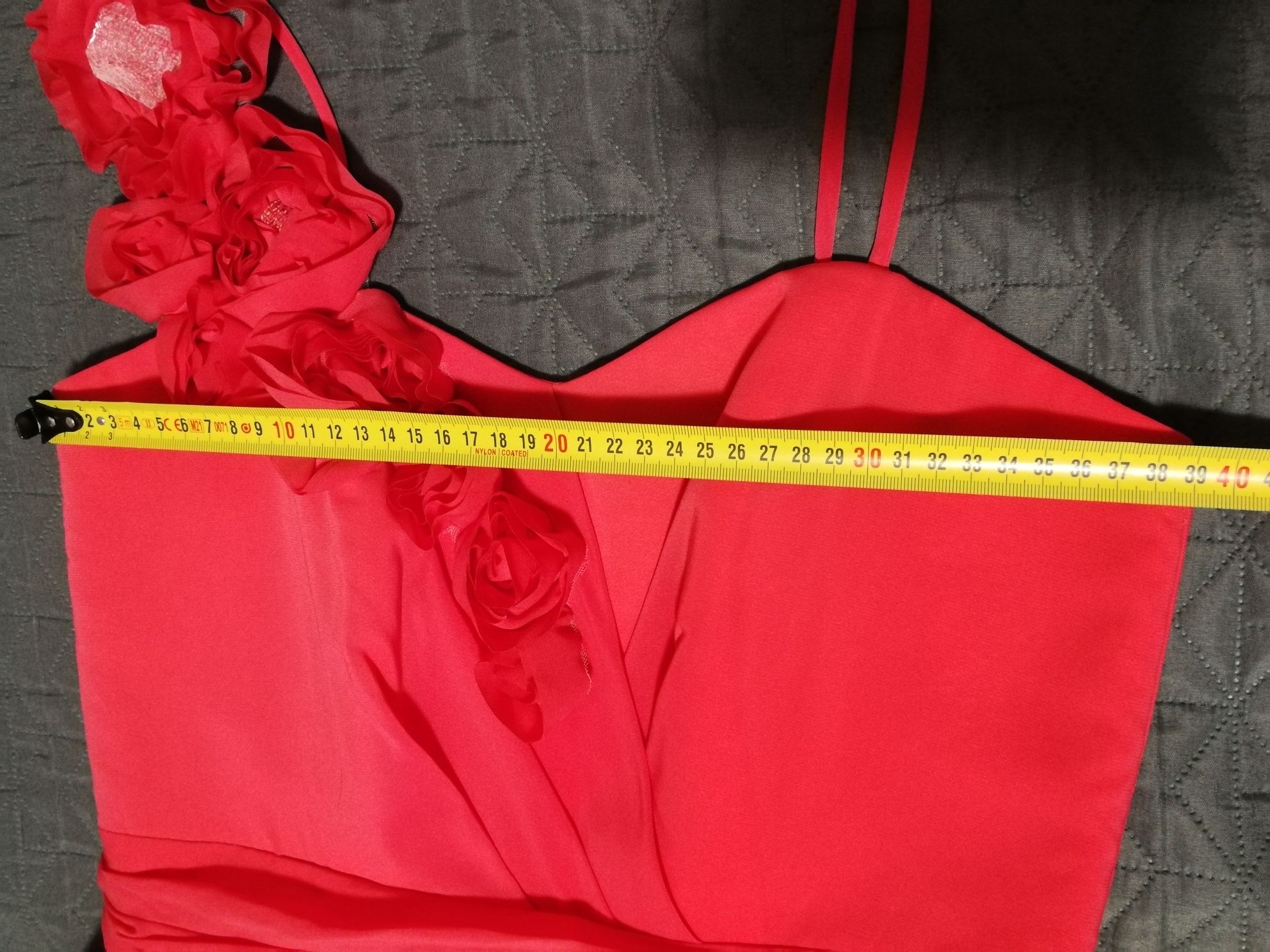 Zwiewna sukienka z dekoracyjnym ramiączkiem, Urtex Fashion House, 40
