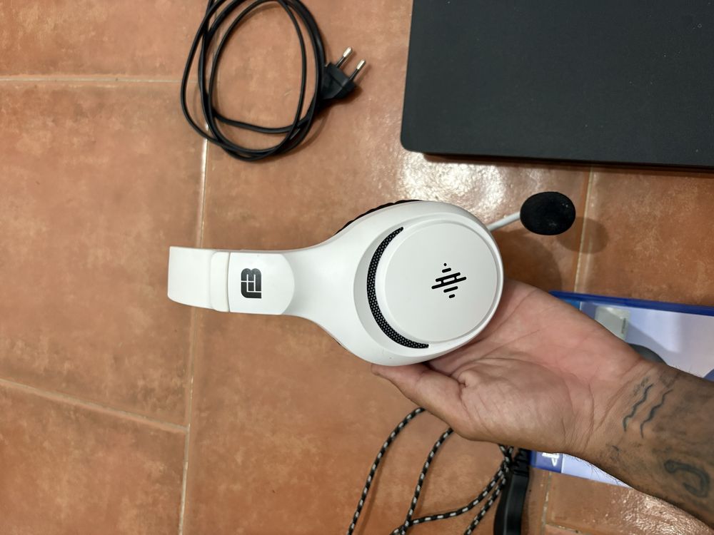 ACEITO TROCA Ps4 1000gb em otimo estado com comando original e fifa 22