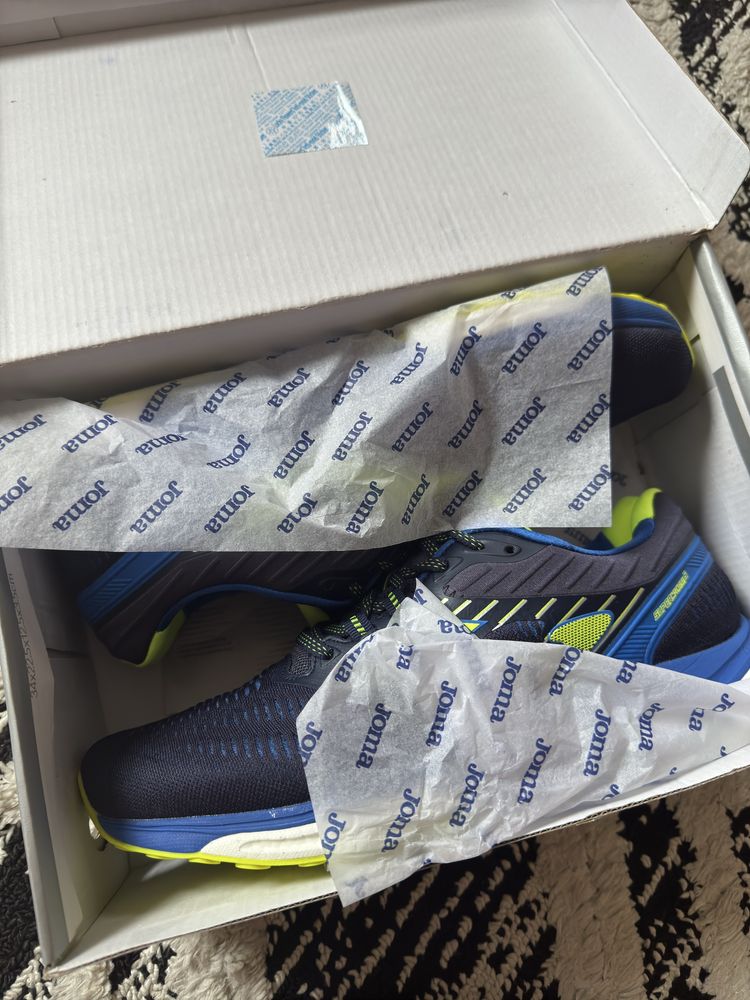 Чоловічі кросівки Joma 46 р.