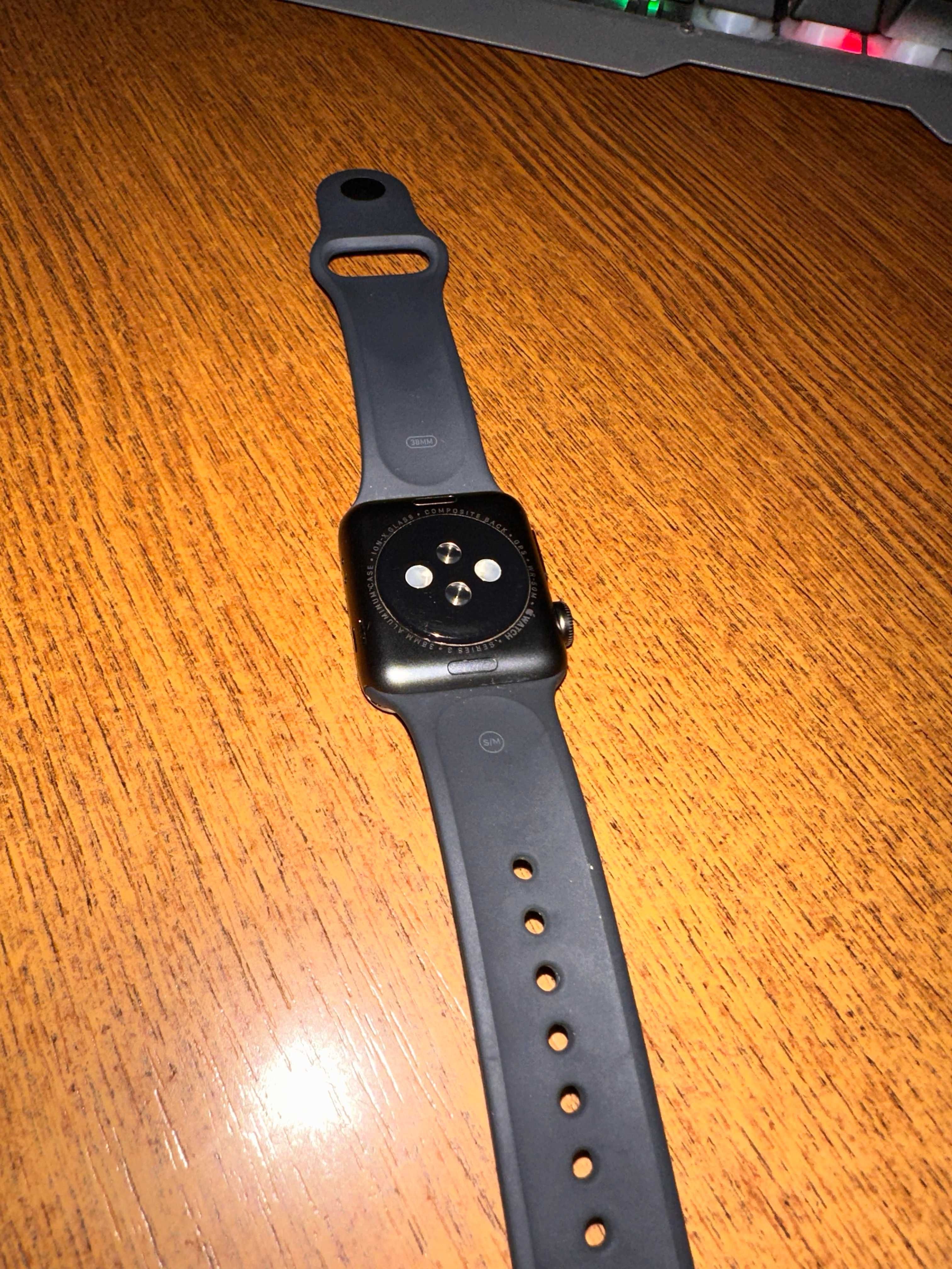 Apple Watch series 3. 38mm. ICLOUD