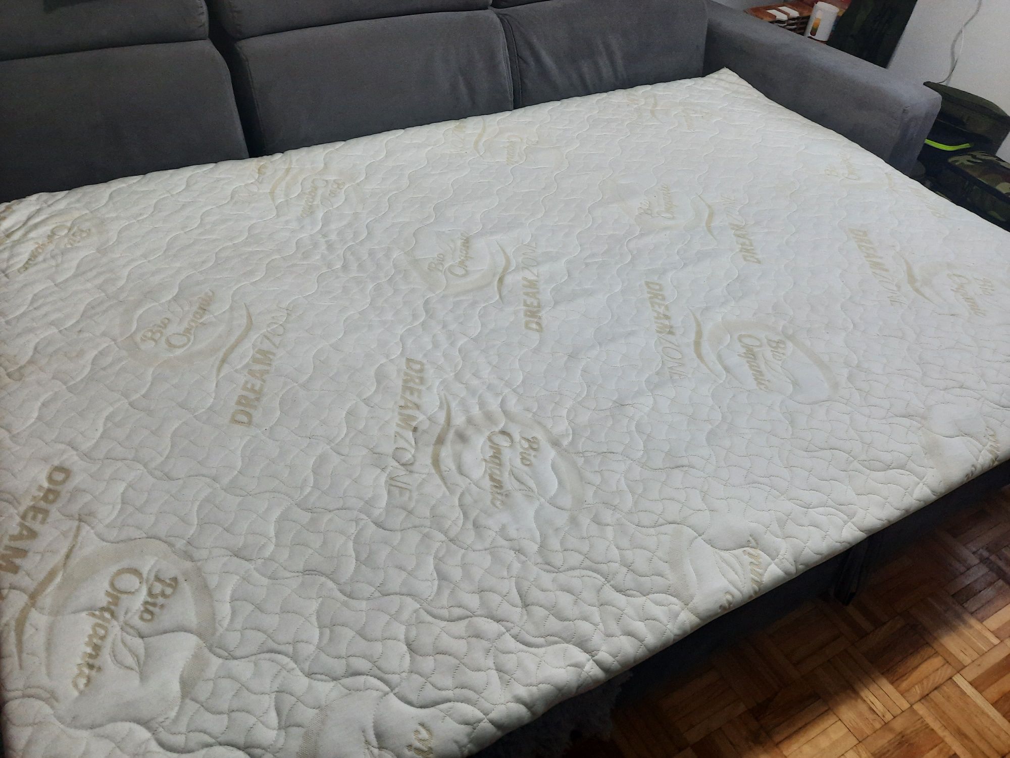 Materac dreamzone bioorganic plus mata ochronna chłodząca.