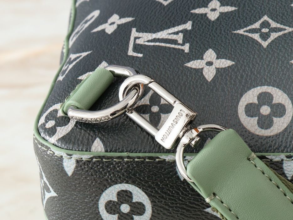 Сумка мужская Louis Vuitton Avenue бананка слинг черный с зеленым