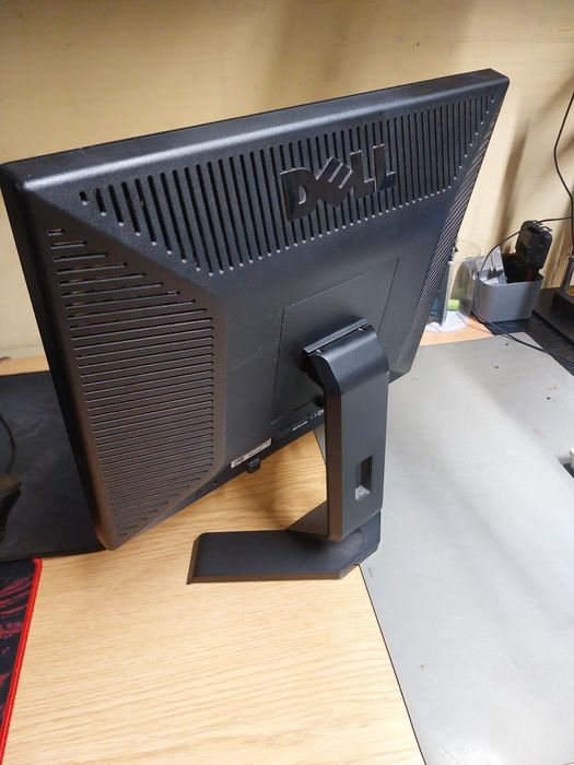 Monitor LCD 19 cali dell