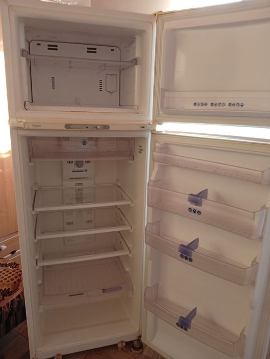 Продам холодильник Вирпул