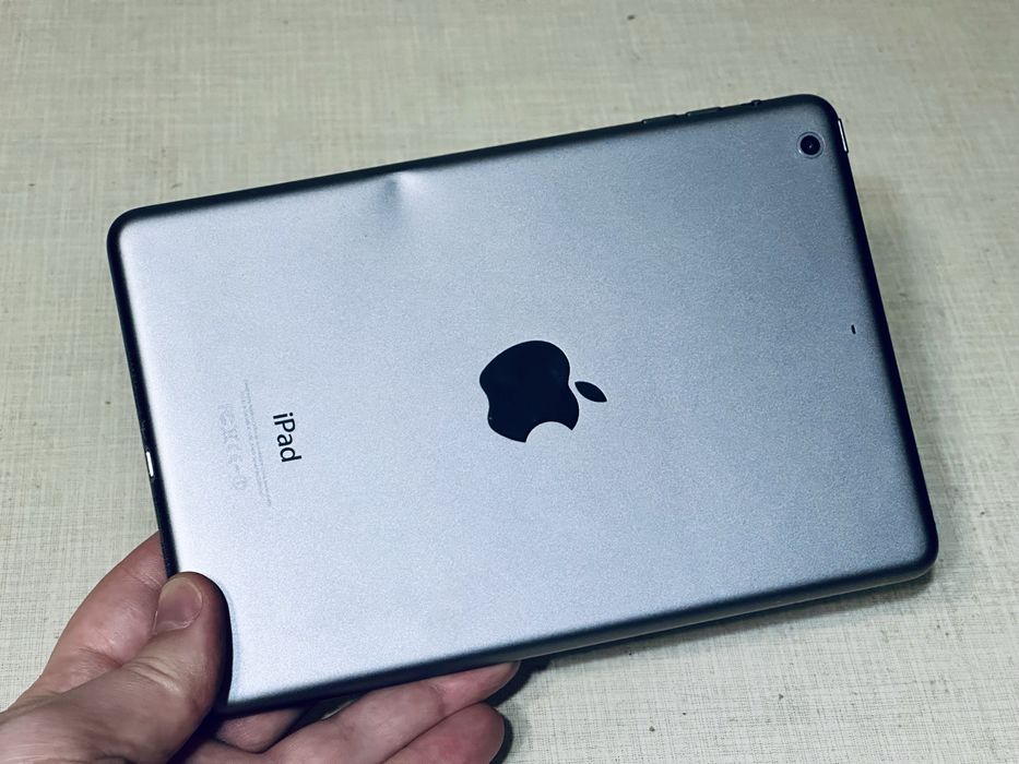 Apple iPad mini 2 64gb iOS12 планшет полностью рабочий