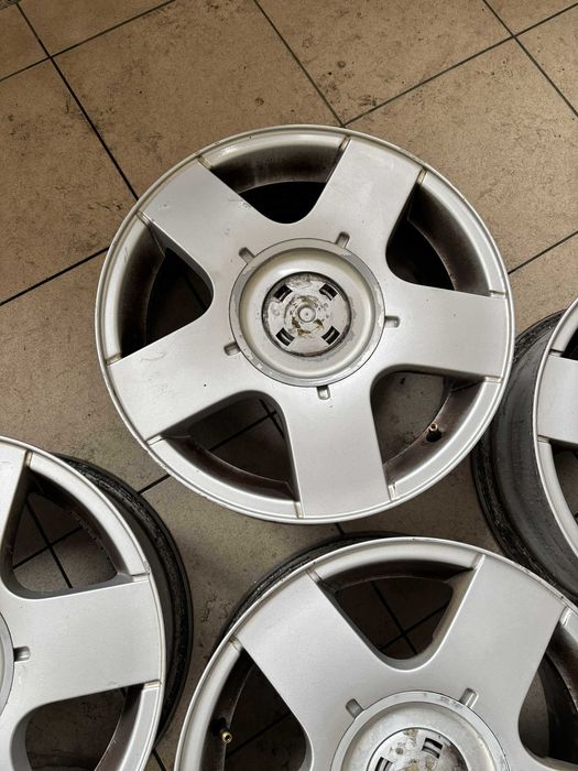 Felgi Golf IV 5x100 R15