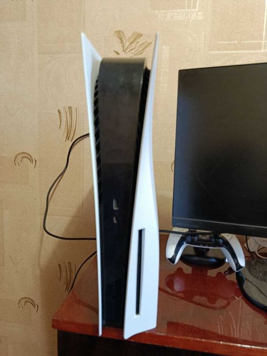 Playstation 5 + 2 джойстика