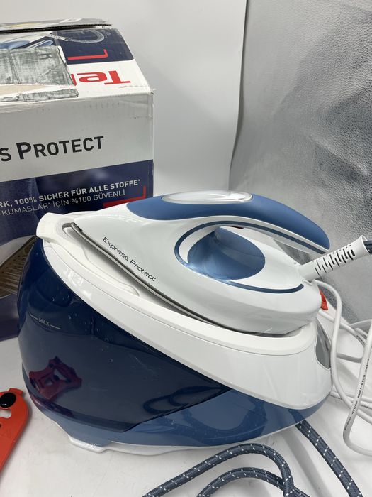 Tefal żelazko ze stacją parową SV9202