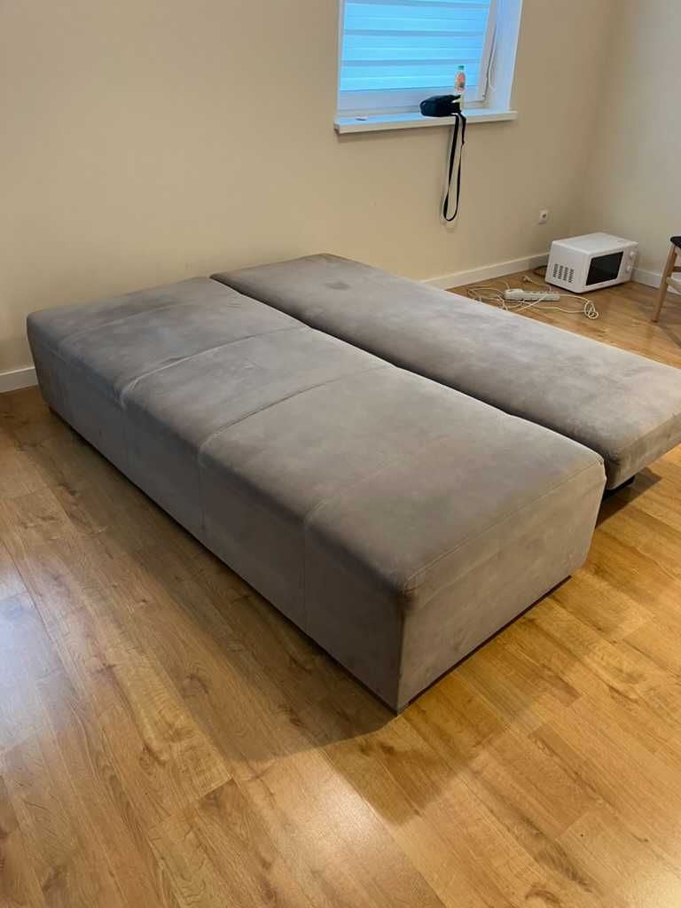 Rozkładana sofa z pojemnikiem na pościel – aksamit