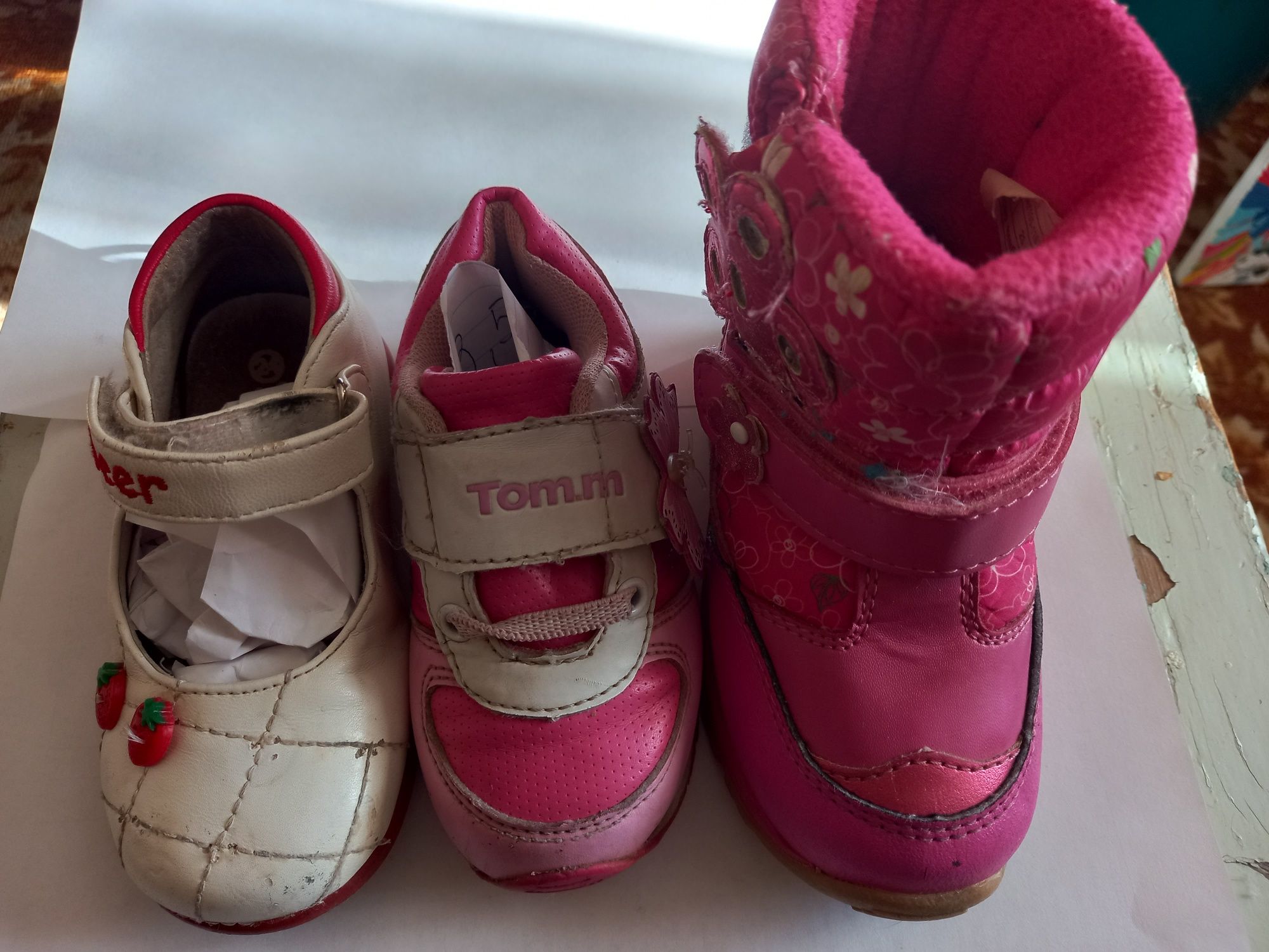 Детская обувь разных размеров и сезонов. От 15 до 18см по стельке.Цены