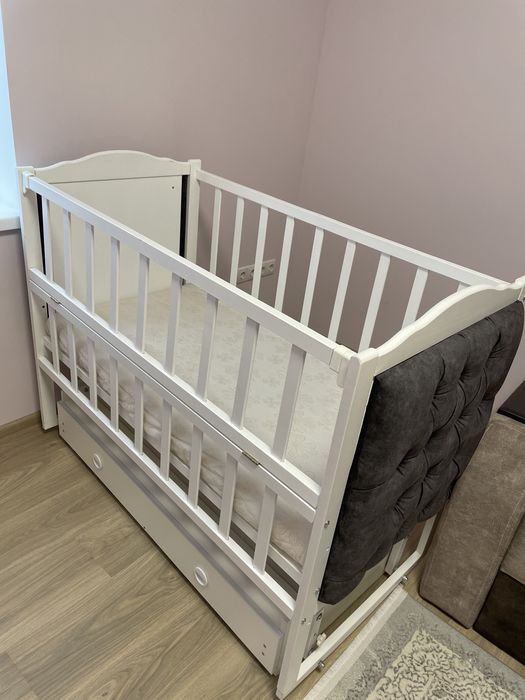 Дитяче ліжечко