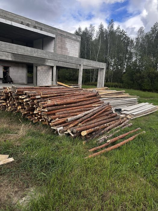 Stemple budowlane i deski szalunkowe