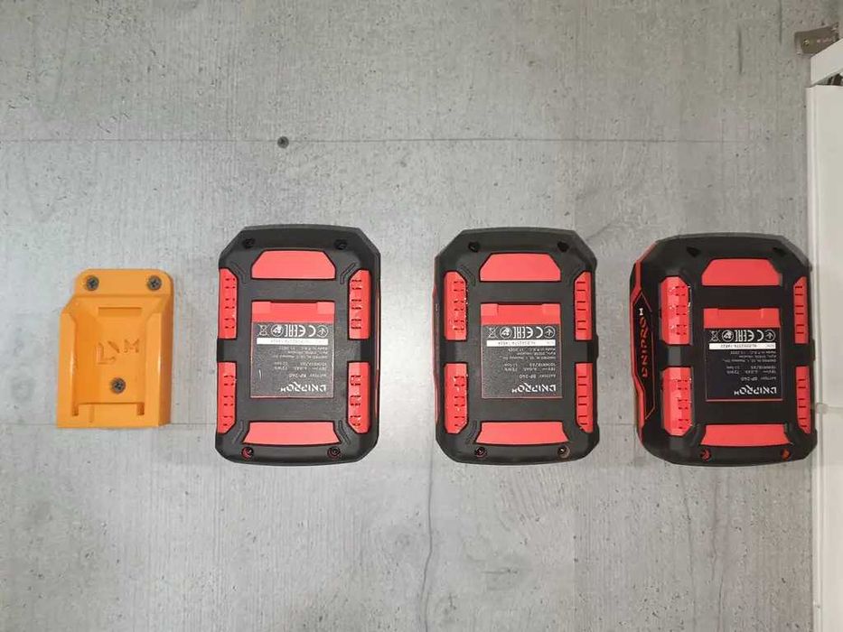 Тримач для Акумуляторів, Інструмента Зарядки Дніпро М, Einhell, Bosch