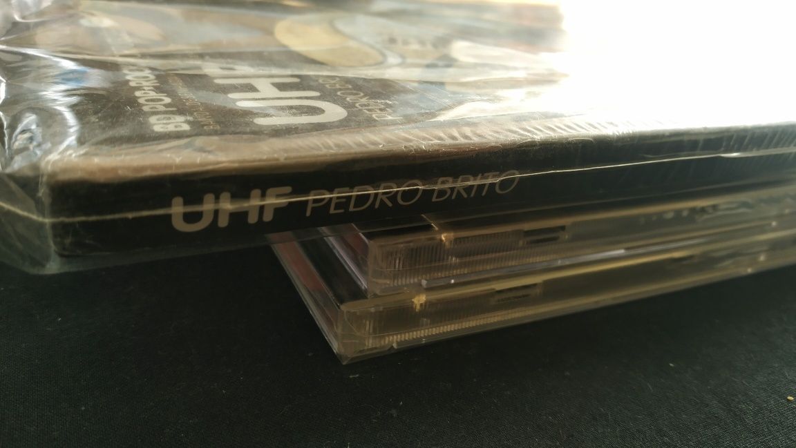 UHF - Livro BD e CD