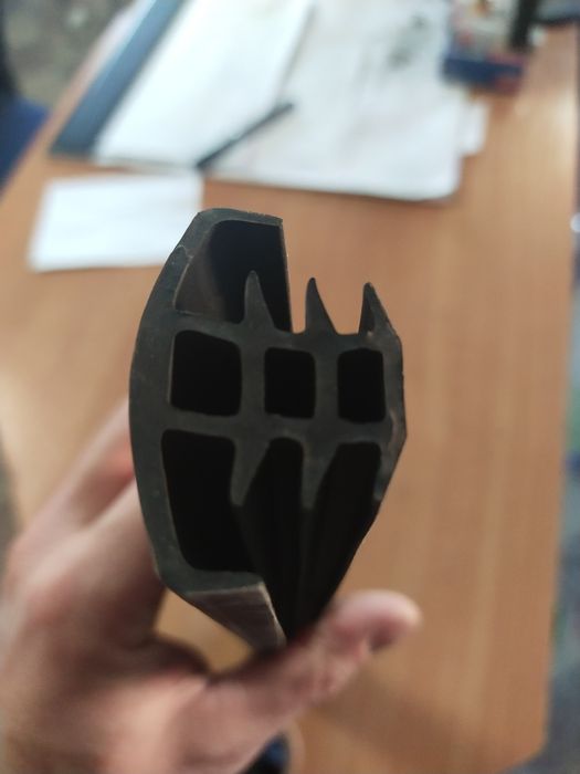 Uszczelka między panele fotowoltaiczne
