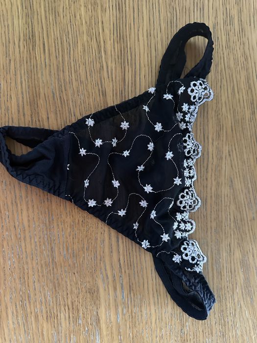 Koronkowe stringi XS