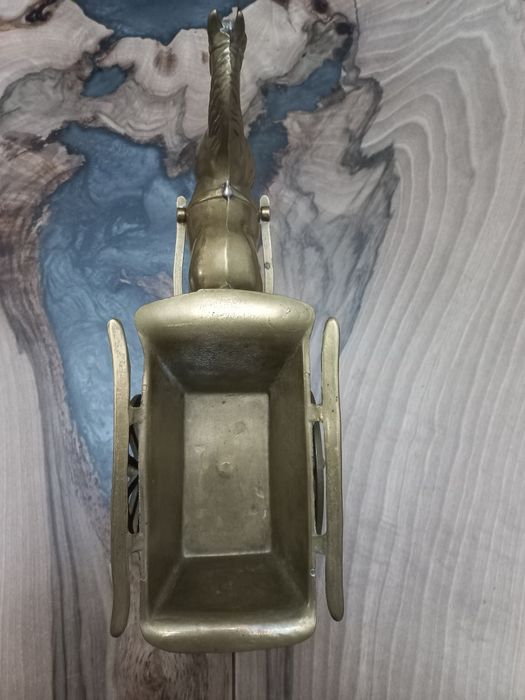 Конь бронзовый статуэтка бронза медь латунь с тележкой в интерьер